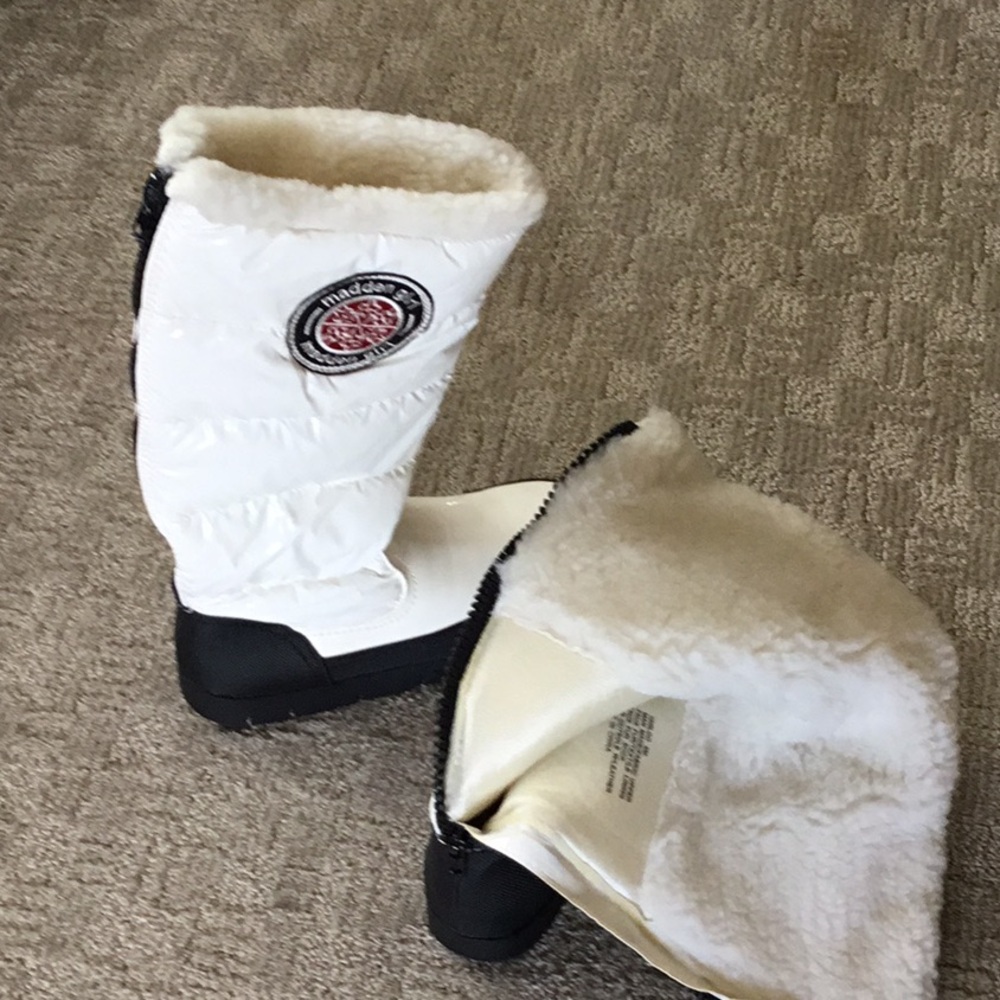 Madden Girl white pile lined zip up boots size 8